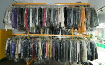 干洗店洗一次衣物多少錢？